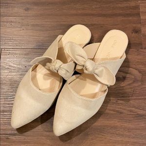 Chase and Chloe flats size 10